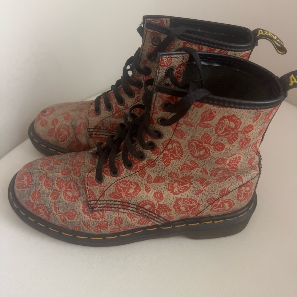 Doc Marten floral boot